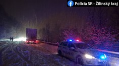 Medzi Martinom a Ružomberkom sa vodiči zdržia vyše štyroch hodín. Zapadlo tam až 15 kamiónov