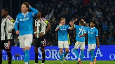 Neapol má cenné víťazstvo, ale Lobotka opäť hlási problémy. Obert s Cagliari dobyl Rím