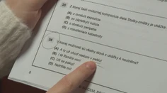 Čo so spornými otázkami v maturitných testoch? Vyškrtli len jednu, bod dostane každý