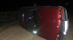 Mladík (19) bez vodičáku a s 1,73 promile skončil s autom v poli