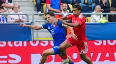 Víťazný návrat Weissa na lavičku reprezentácie. V závere rozhodol debutant