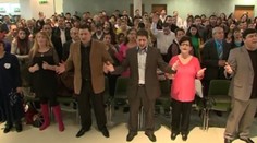 Zábery nie sú z Ameriky. Bohoslužby plné hudby už poznajú aj v Sabinove