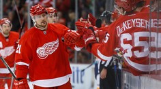 Tatar s asistenciou pri prehre Detroitu so Chicagom 2:5