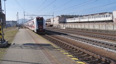 Na viacerých vlakových staniciach zrušili pokladnice. V Kysuckom Novom Meste to však prišlo v najhorší možný čas