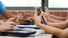 Moderné vzdelávanie vs. klasické písanie poznámok: Psychologička priblížila, čo spôsobujú technológie deťom