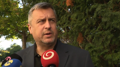 Danko sa sťažuje, že mu líder Hlasu neberie telefón. Kaliňák zas tvrdí, že sú bližšie k dohode