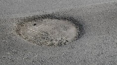 Markušovčania sa dočkali novej cesty. Sú v nej takéto diery