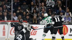 VIDEO: Zákrok sezóny v podaní Jonathana Quicka. Takéto zákroky sú pastvou pre oči