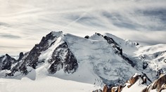 Ľad na najvyššom vrchu Európy sa rýchlejšie topí. Ľadovec môže zavaliť celú obec v údolí