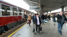 SÚHRN DŇA: Zo zrušenia bezplatných vlakov sa stala politická téma. Čo hovoria odborníci?