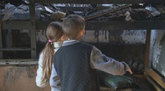Rodine so štyrmi deťmi požiar domu zničil všetko. Začať musia od nuly