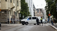 V centre Helsínk vrazil muž automobilom do chodcov