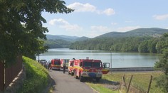 Hasiči prehľadávajú vodnú nádrž v Krupine. Zmiznúť mal mladý muž