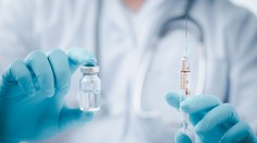 Vedci volajú po zmene očkovacej stratégie: Ľuďom, ktorí prekonali Covid, by mala stačiť jedna dávka