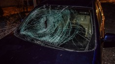 Vodič zrazil dve ženy a ušiel z miesta nehody. Policajti ho rýchlo vypátrali vďaka kľúčovej stope