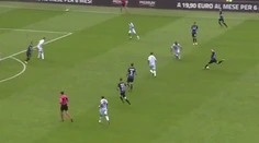 VIDEO: Krásna ďalekonosná Škriniarova strela skončila iba na brvne, Inter aj tak vyhral
