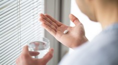Chcete, aby liek od bolesti zabral rýchlejšie? Čo pomáha a čo môže byť nebezpečné