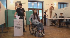 Miška, ktorá záhadne ochrnula na Cypre, aj s pomocou prišla odvoliť: Každý hlas rozhoduje