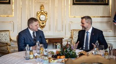 Premiér zatiaľ zabezpečil najtesnejšiu väčšinu, Rudolf Huliak by mal byť novým ministrom športu