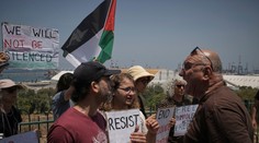 Thunbergovú po zadržaní deportovali z Izraela, je na ceste do Švédska