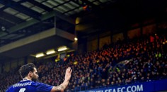 Fábregas ukázal svoje vypracované telo, exspoluhráči si ho takto vzali na paškál