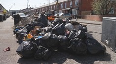 Haldy čiernych vriec s odpadkami a neuveriteľný zápach. Ulice bohatého mesta pripomínajú krajiny tretieho sveta