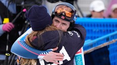 VIDEO: Návrat Kildeho emotívne prežívala aj Mikaela Shiffrinová. V cieli sa neubránila dojatiu