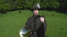 Katka má netradičné zamestnanie i záľubu. Pracuje v zásahovom tíme pre medveďa hnedého a trúbi na lesný roh