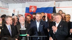 OBRAZOM: Kým v Pellegriniho centrále hostia pribúdali a nálada stúpala, v Korčokovej to bolo presne naopak