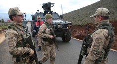 Pozemné turecké sily prekročili sýrsku hranicu, turecké územie zasiahli tri rakety