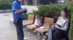 Opitá matka sedela pomočená medzi odpadkami, mala so sebou aj dieťa