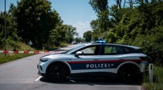 Vážna nehoda v Tirolsku: Slovák zrazil chodca, auto skončilo v betónovej bariére. Obidvaja utrpeli ťažké zranenia