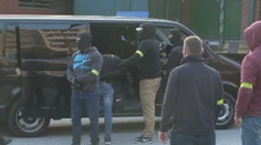 Drogy mal predávať v budove bývalej škôlky. V rozsiahlej akcii zadržali troch mužov