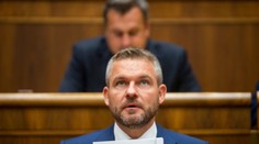 Poslanci ukončili diskusiu k odvolávaniu premiéra, hlasovať budú v utorok