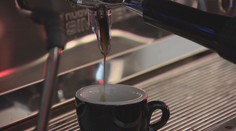 Ceny kávy dosahujú historické rekordy. To najhoršie však zrejme ešte len príde