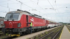 Zmena času sa dotkne aj niektorých vlakových spojov. Prídu do cieľa o hodinu neskôr