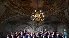 Vzťahy obnovujú pri obede. Po troch rokoch sa koná spoločné rokovanie vlád Slovenska a Česka