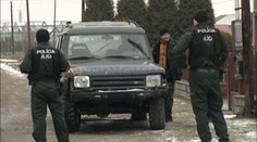 Nočná policajná naháňačka: Na opitého tínedžera musela polícia strieľať