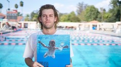 Muž, ktorý bol ako dieťa nahý na obale albumu Nirvany, na súde neuspel. Kapelu žaloval za šírenie detskej pornografie