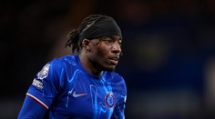 Arsenal priviedol očakávanú posilu z konkurenčnej Chelsea. Fanúšikovia spísali petíciu proti príchodu Maduekeho