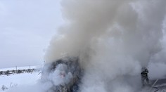 FOTO: Požiar kamiónu na rýchlostnej ceste R4. Polícia odhalila príčinu