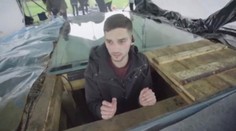 Fotograf z Litvy fotí "chlpaté modelky" zásadne zospodu