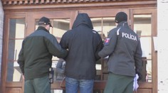 Vychovávateľa z detského domova, ktorý mal nevhodne masírovať dievča, nevzali do väzby