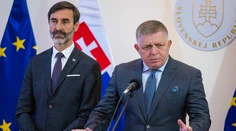 Fico sa dostal do sporu s Francúzmi. Vylúčil účasť v koalícii ochotných na pomoc Ukrajine