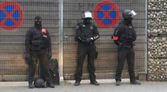 Abdeslam utrpel len ľahké zranenia, Francúzsko bude žiadať jeho vydanie