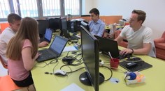 Koniec nevhodným komentárom na webe. „Trolom“ klepnú po prstoch aplikáciou