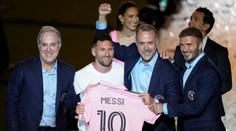 Svätá voda uprostred dažďa či splnený sen, ktorý má zmeniť futbal v krajine. Amerika privítala Messiho