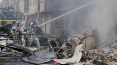 Päť mŕtvych pri páde malého lietadla na obytnú štvrť v Bogote