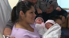 2013 alebo 2014? Dvojičky sa narodili v rôznych rokoch