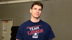 Hokejista Juraj Valach prišiel o manželku po pôrode dvojičiek